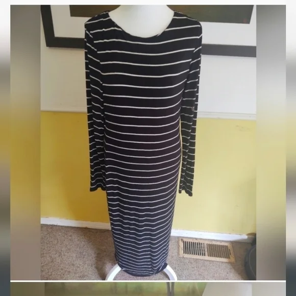 𝅺VINCE Camuto Maxi Dress - Picture 4 of 5